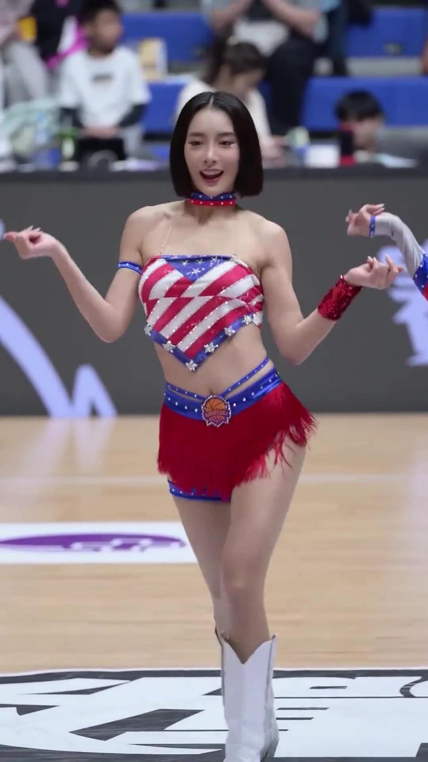 太離譜了 ！幾乎是完美女人！